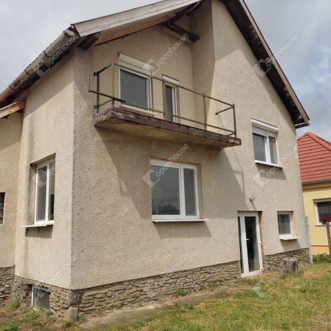 Eladó családi ház, Nemesszalókon 35.9 M Ft, 4 szobás