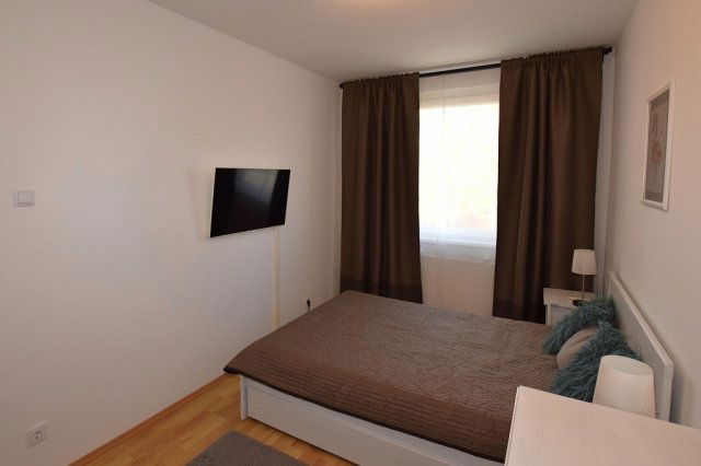 Kiadó panellakás, albérlet, Debrecenben 230 E Ft / hó