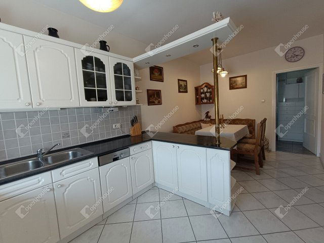 Eladó családi ház, Sopronban 129 M Ft, 7 szobás