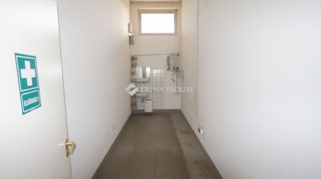 Kiadó üzlethelyiség, Zalaegerszegen 800 E Ft / hó