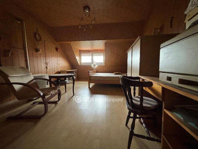 Eladó családi ház, Pápán 48 M Ft, 3 szobás