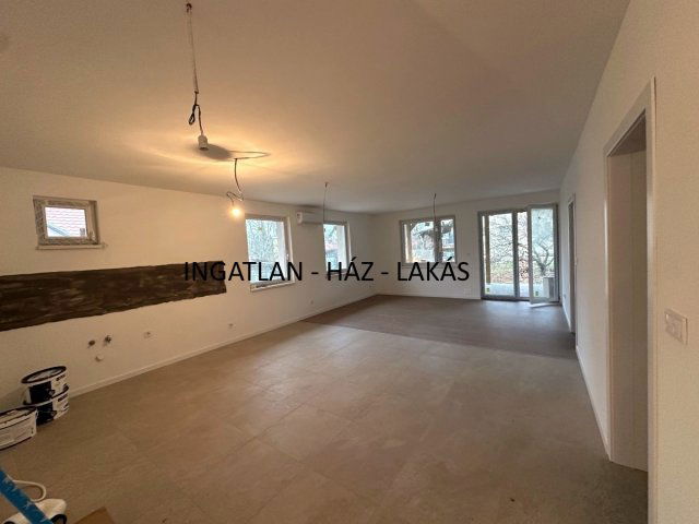 Eladó családi ház, Veresegyházon 119.9 M Ft, 4 szobás