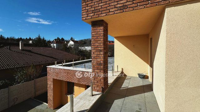 Eladó családi ház, Érden 249.999 M Ft, 5+1 szobás