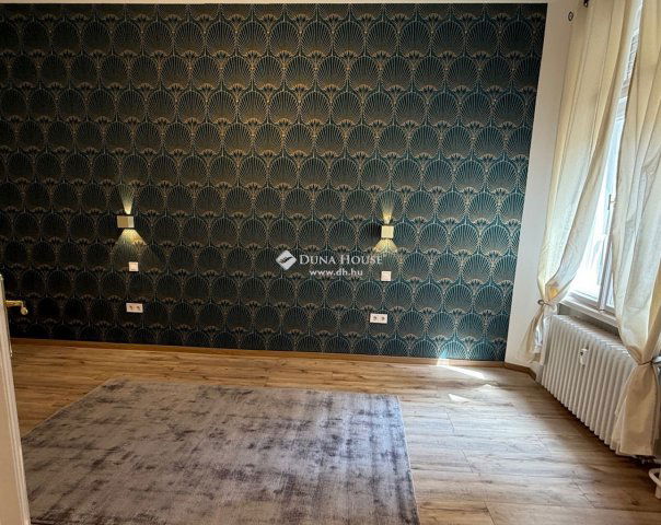 Eladó téglalakás, Budapesten, VII. kerületben, Károly körúton