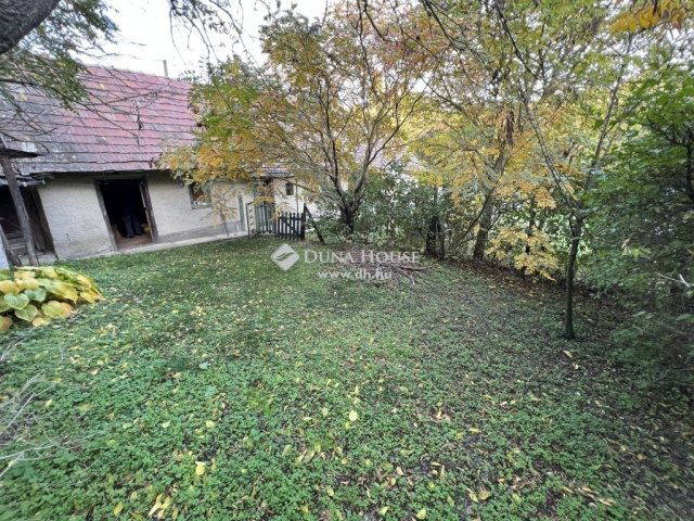 Eladó családi ház, Zámolyon 22 M Ft, 2 szobás