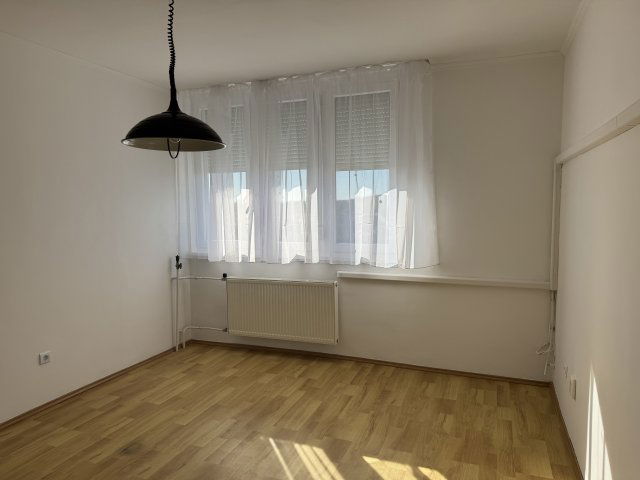 Kiadó téglalakás, albérlet, Balatonalmádiban, Rákóczi utcában