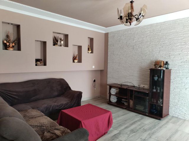 Eladó családi ház, Szirákon 31.9 M Ft, 4 szobás