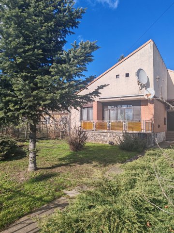 Eladó ikerház, Szolnokon 81 M Ft, 3 szobás / költözzbe.hu