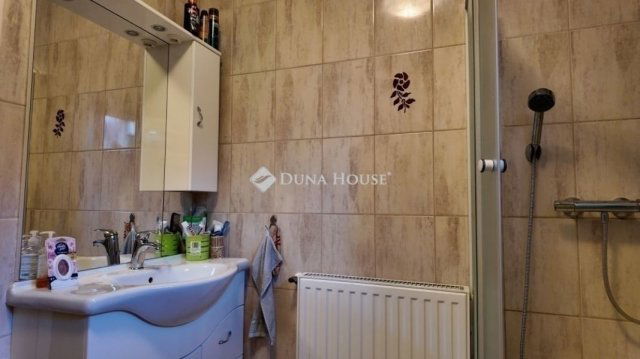 Eladó családi ház, Gyálon 129.99 M Ft, 6 szobás