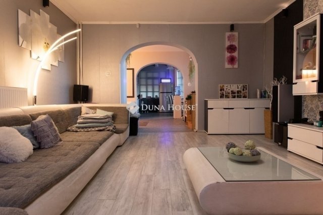 Eladó családi ház, Fóton 245 M Ft, 6 szobás