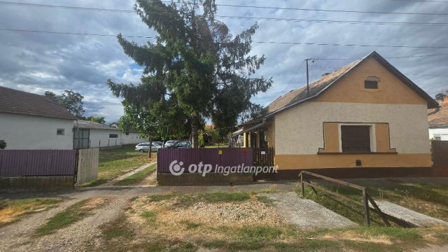 Eladó családi ház, Kabán 24.5 M Ft, 3 szobás