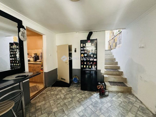 Eladó családi ház, Piliscséven 44.7 M Ft, 2 szobás