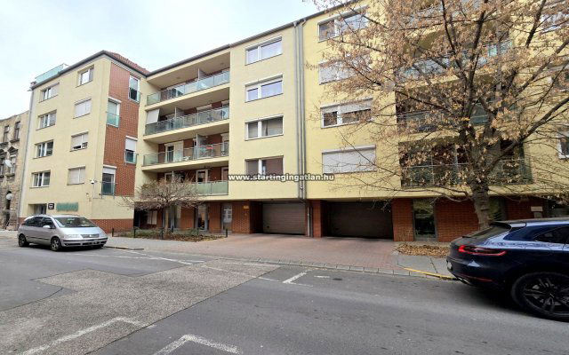 Eladó garázs, Budapesten, IX. kerületben, Márton utcában