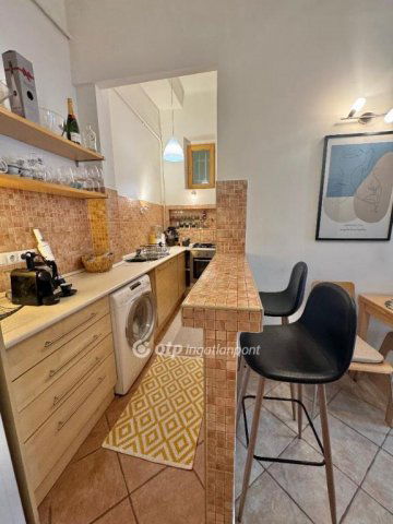 Eladó téglalakás, Budapesten, V. kerületben 87.5 M Ft, 2 szobás