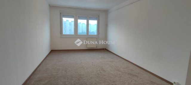 Kiadó panellakás, albérlet, Székesfehérvárott, Tolnai utcában