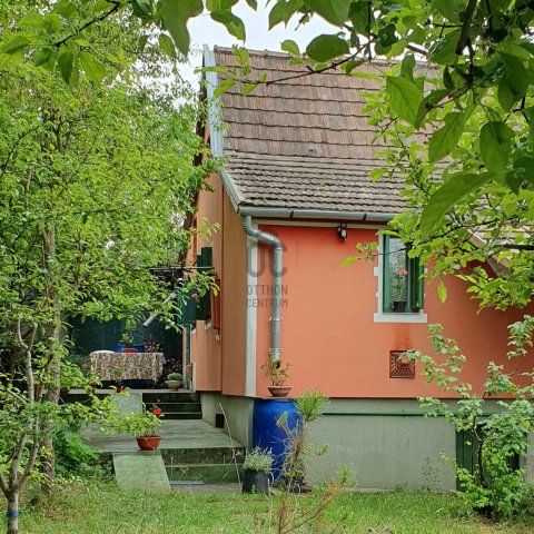Eladó családi ház, Gödön 49 M Ft, 2 szobás