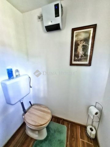 Eladó családi ház, Pécsett 49 M Ft, 2 szobás