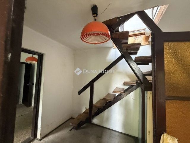 Eladó családi ház, Budapesten, XX. kerületben 59.999 M Ft