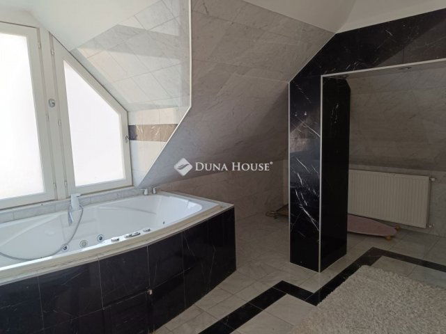 Eladó téglalakás, Budapesten, II. kerületben 391 M Ft, 4 szobás