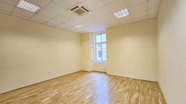 Kiadó iroda, Budapesten, V. kerületben, Ferenciek terén, 3 szobás