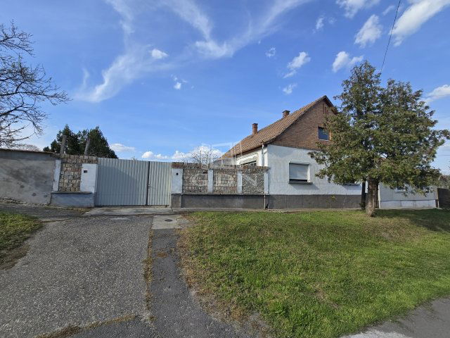 Eladó családi ház, Bácsalmáson 13.5 M Ft, 2 szobás