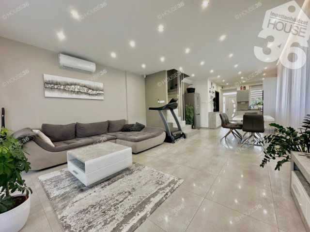 Eladó családi ház, Kecskeméten 119 M Ft, 5 szobás