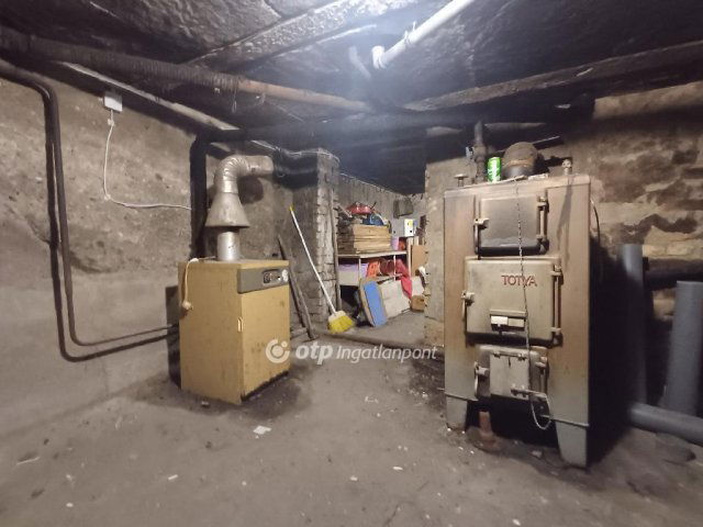 Eladó családi ház, Pusztaszabolcson 72.5 M Ft, 4+1 szobás