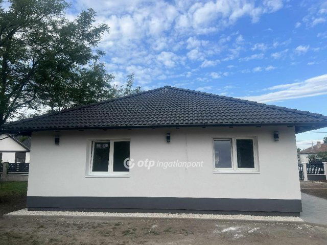 Eladó családi ház, Tápiószelén 44.9 M Ft, 3 szobás