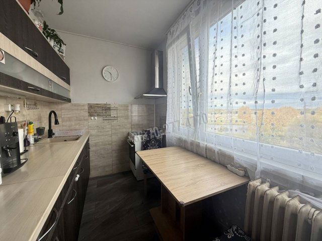 Eladó panellakás, Oroszlányban, Népek barátsága utcában