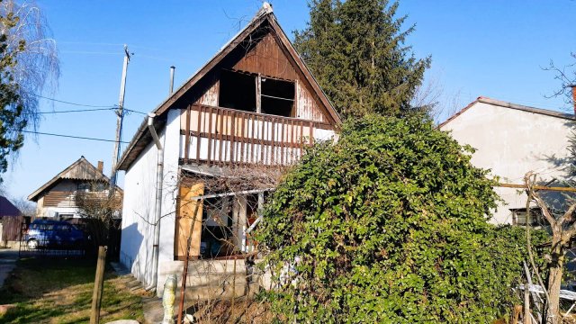 Eladó családi ház, Pilisen 23.9 M Ft, 2 szobás