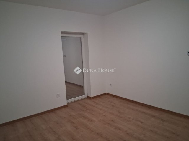 Kiadó ipari ingatlan, Dunavarsányban 150 E Ft / hó