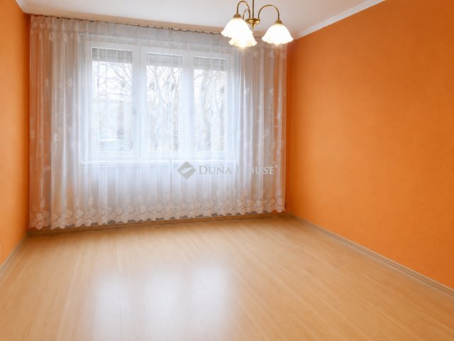 Eladó panellakás, Budapesten, XV. kerületben, Nyírpalota úton
