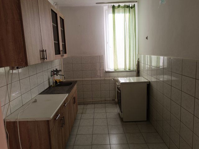 Kiadó téglalakás, albérlet, Ajkán 130 E Ft / hó, 2 szobás