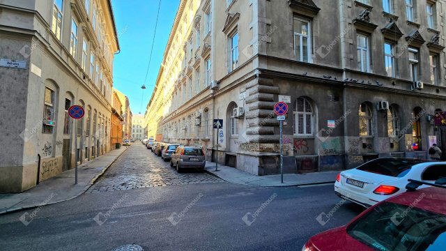 Eladó üzlethelyiség, Budapesten, VII. kerületben 232.8 M Ft