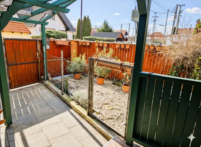 Eladó sorház, Szigethalmon 49.99 M Ft, 3 szobás