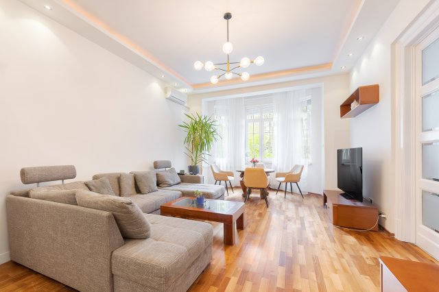 Eladó téglalakás, Budapesten, VI. kerületben, Benczúr utcában