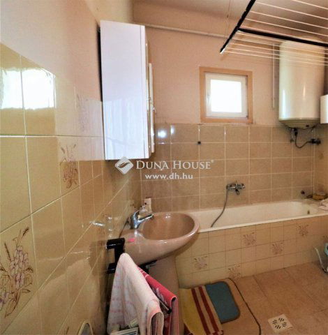 Eladó családi ház, Törökbálinton 139 M Ft, 9 szobás