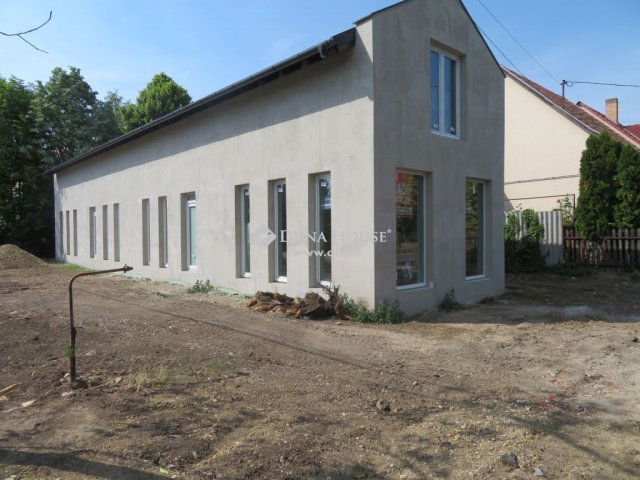 Eladó ikerház, Szegeden 69.9 M Ft, 3 szobás