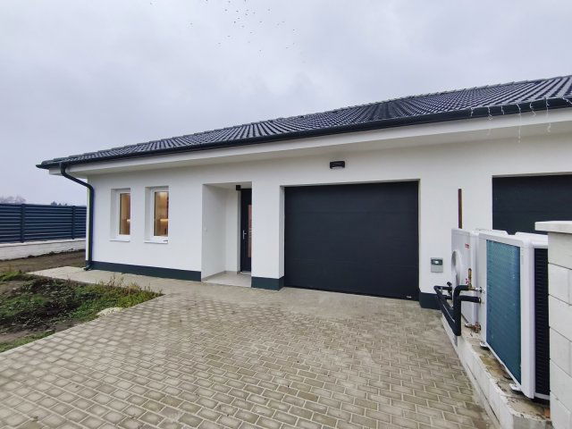 Eladó ikerház, Nyíregyházán 115 M Ft, 3 szobás