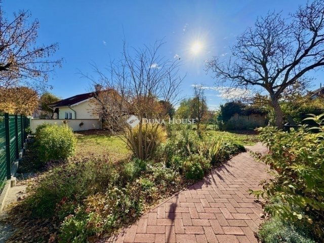 Eladó családi ház, Budapesten, XVIII. kerületben 142.9 M Ft