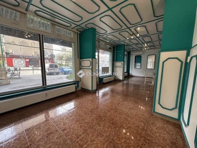 Eladó üzlethelyiség, Dunaújvárosban 47.5 M Ft