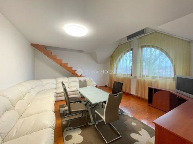 Kiadó téglalakás, albérlet, Kecskeméten 270 E Ft / hó