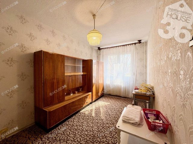 Eladó panellakás, Kecskeméten 41.99 M Ft, 2 szobás