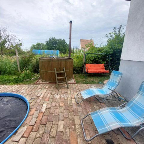 Eladó nyaraló, Lepsényben 25 M Ft, 2 szobás