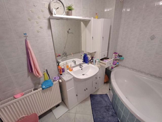 Eladó téglalakás, Debrecenben 90.5 M Ft, 3 szobás