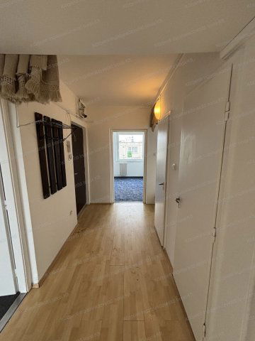 Eladó panellakás, Tatabányán 49 M Ft, 4 szobás