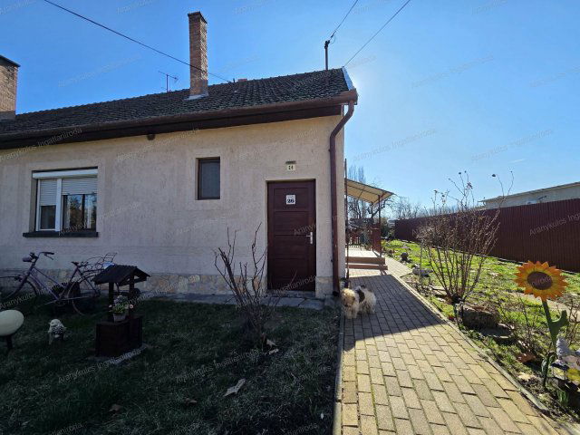 Eladó családi ház, Gyulán 61.99 M Ft, 3 szobás