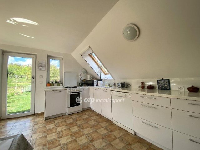 Eladó családi ház, Zamárdiban 170 M Ft, 3+3 szobás