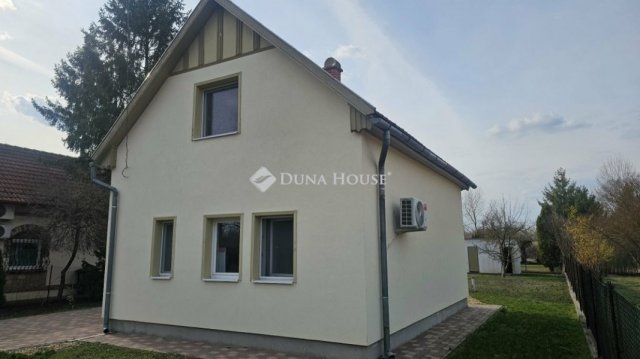 Eladó családi ház, Tápiószentmártonon 36.9 M Ft, 4 szobás