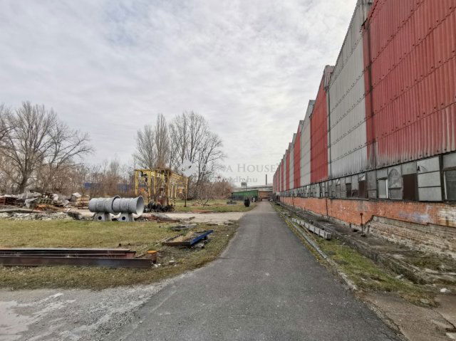 Eladó ipari ingatlan, Nyergesújfaluban 750 M Ft